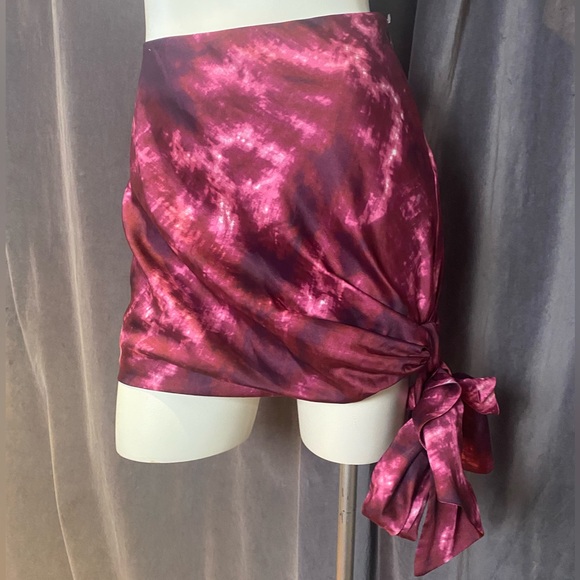 Cinq A Sept Skirts Tie Dye Scarf Hem Satin Miniskirt Size 4 - Picture 7 of 10